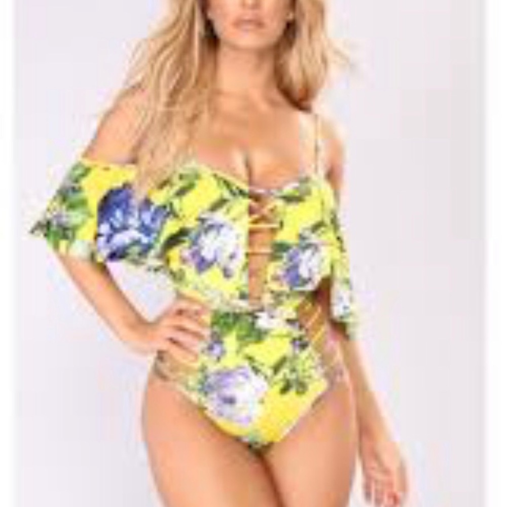 Fashion Nova Swimsuit 👙🔥